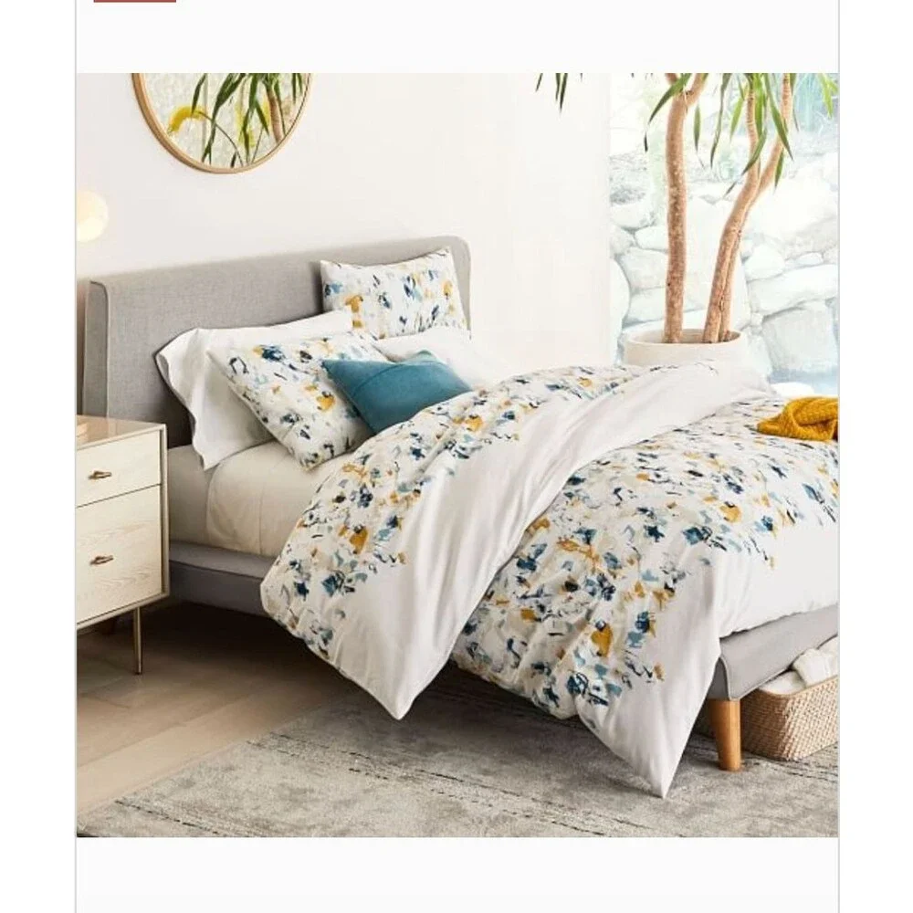 West Elm Abstract Petals 100% organic Cotton Duvet Full Queen